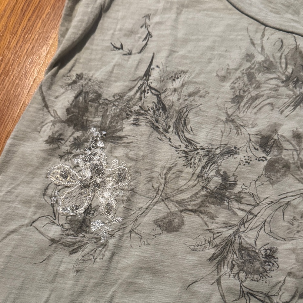LOFT Scoop Neck Baby Tee with Floral Embroidery and Art - Picture 4 of 6